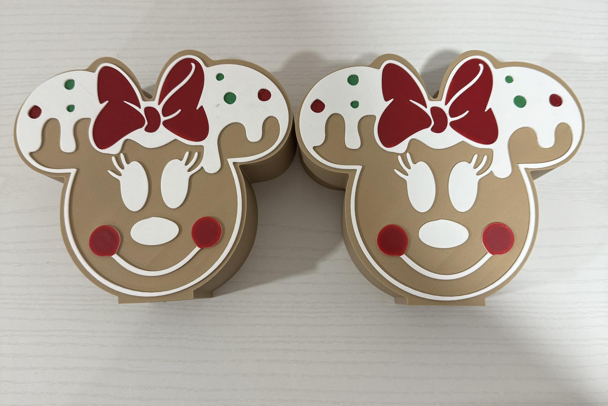 Red Snow Drippy Minnie Mouse Foam Soap Holder